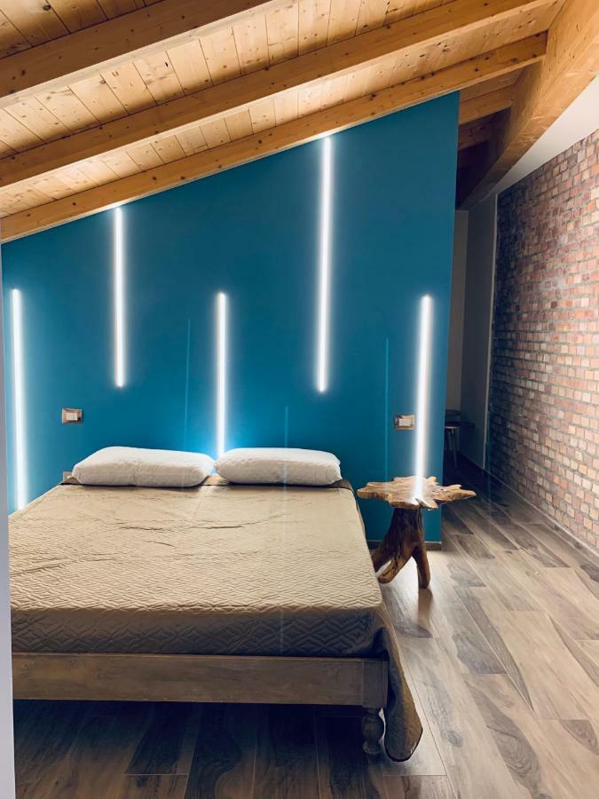ואסטו Palazzo Eugenia Suites מראה חיצוני תמונה