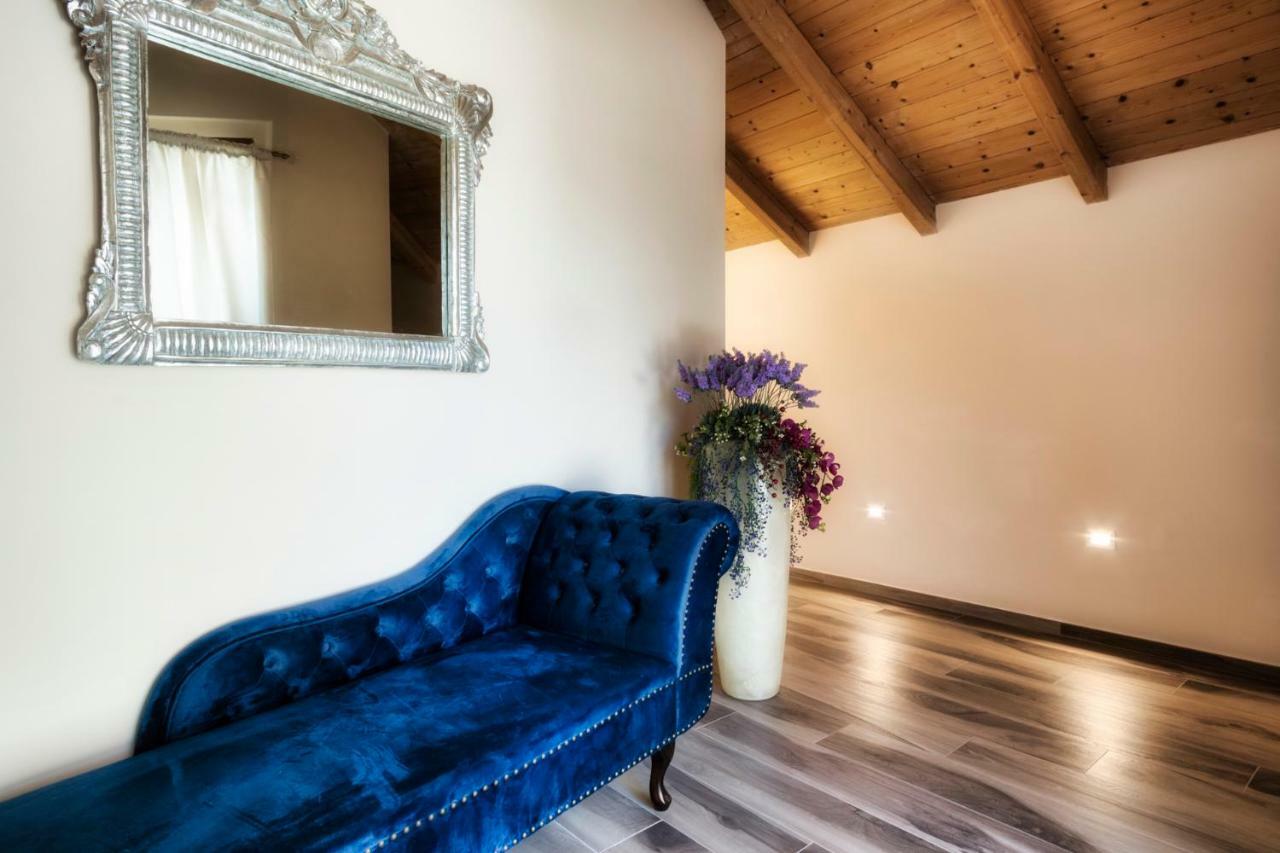 ואסטו Palazzo Eugenia Suites מראה חיצוני תמונה