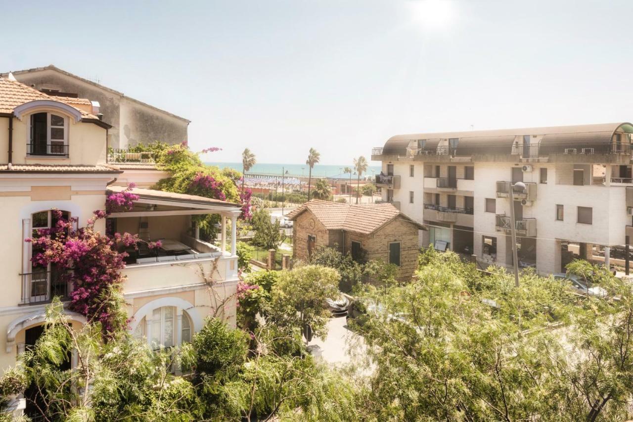 ואסטו Palazzo Eugenia Suites מראה חיצוני תמונה