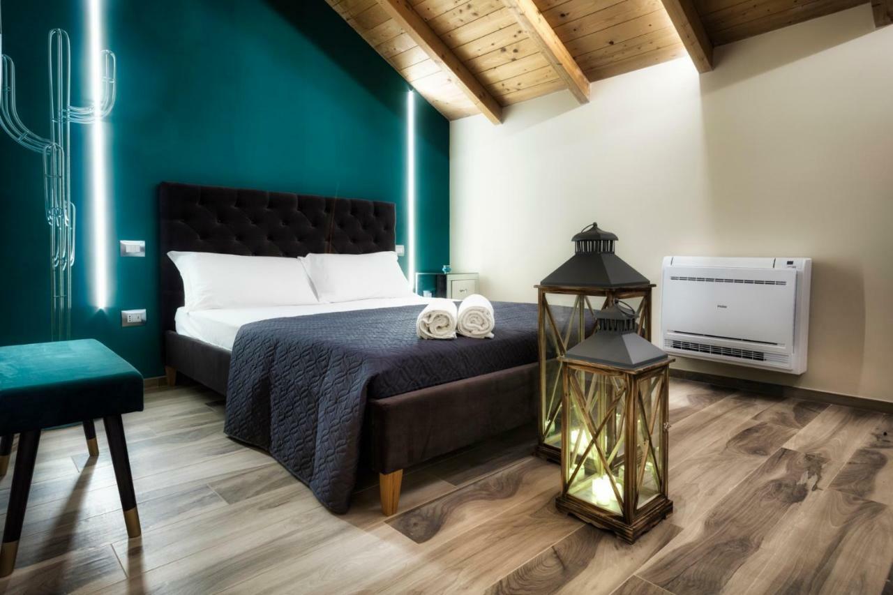 ואסטו Palazzo Eugenia Suites מראה חיצוני תמונה