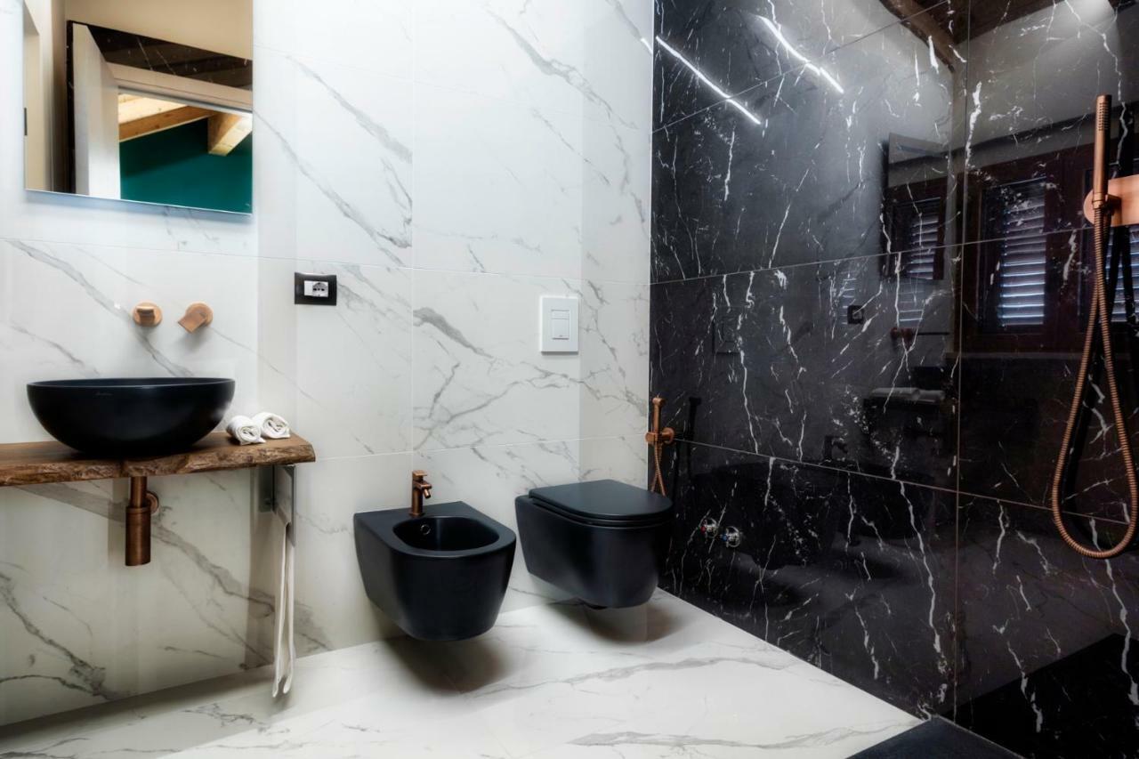 ואסטו Palazzo Eugenia Suites מראה חיצוני תמונה