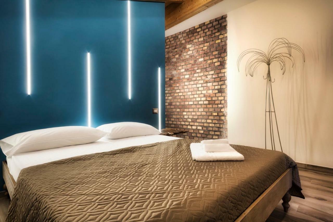 ואסטו Palazzo Eugenia Suites מראה חיצוני תמונה