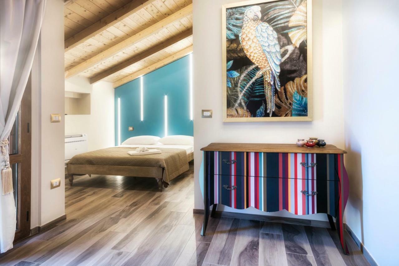 ואסטו Palazzo Eugenia Suites מראה חיצוני תמונה