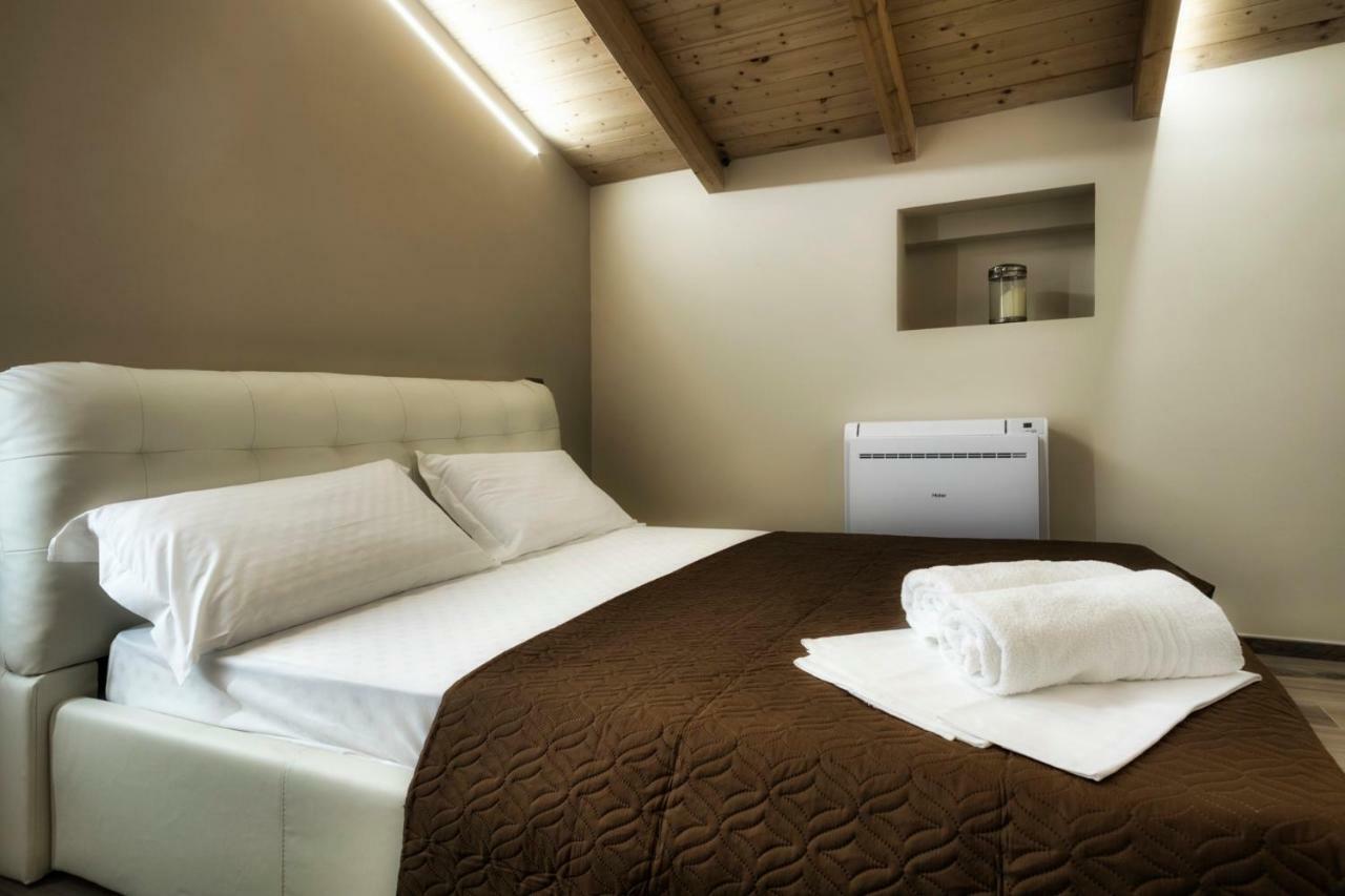 ואסטו Palazzo Eugenia Suites מראה חיצוני תמונה