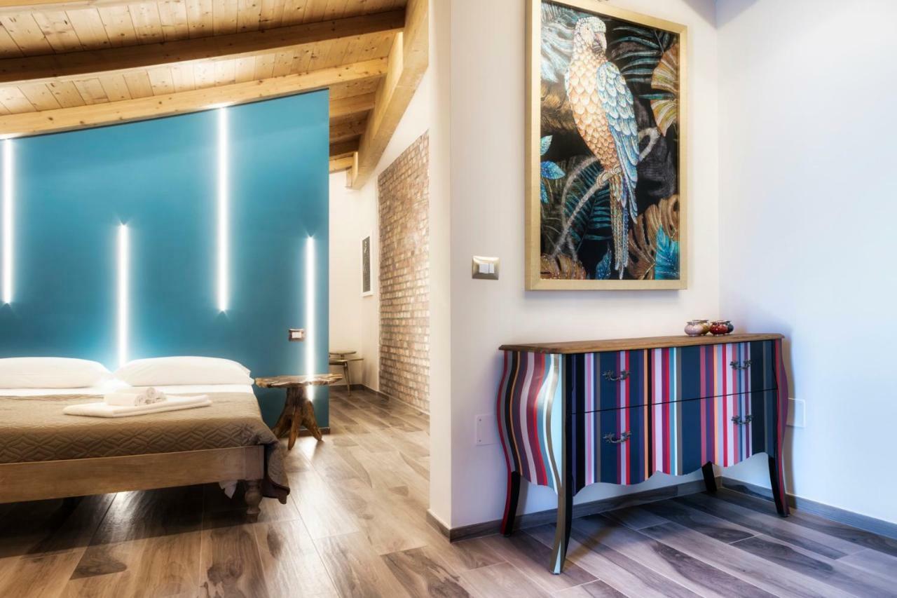ואסטו Palazzo Eugenia Suites מראה חיצוני תמונה